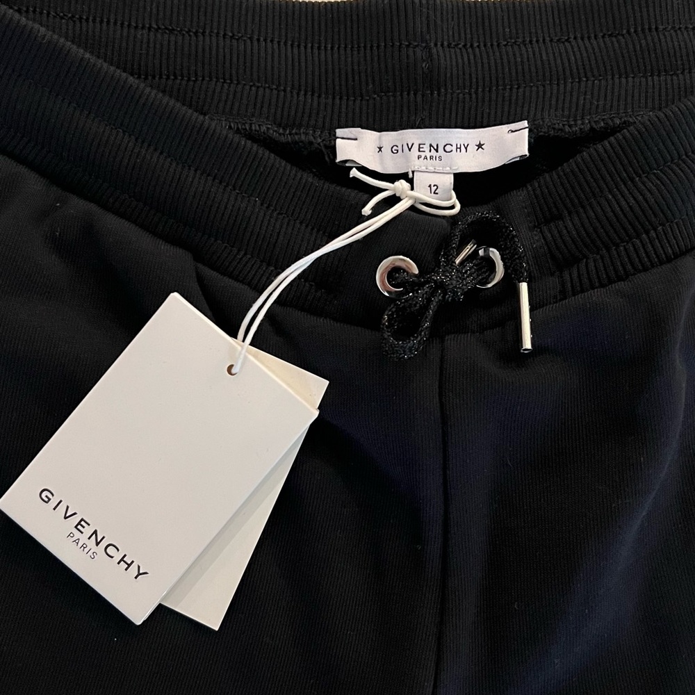 Givenchy girls shorts - Picture 3 of 4